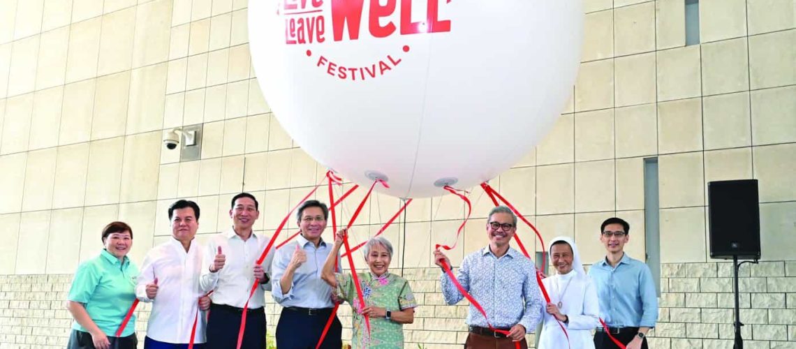SHC Executive Director Ms Sim Bee Hia, SHC Board Members and GOH, Dr Seet Ai Mee, officially opened the LWLW Festival.v